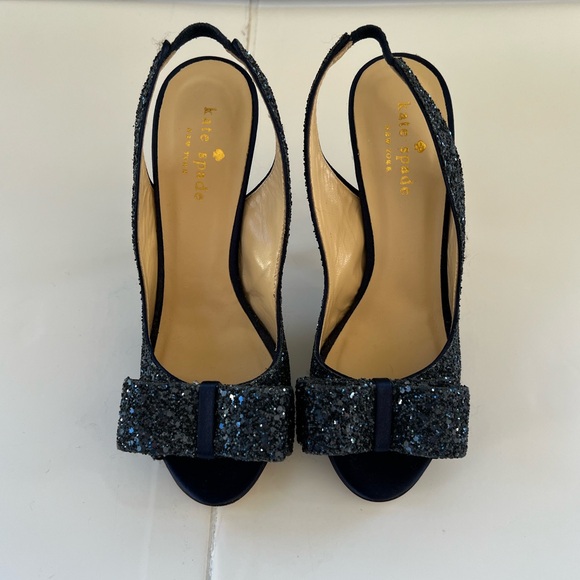 KATE SPADE - CHARM GLITTER PUMP, NAVY
*Barely worn* - Picture 3 of 11